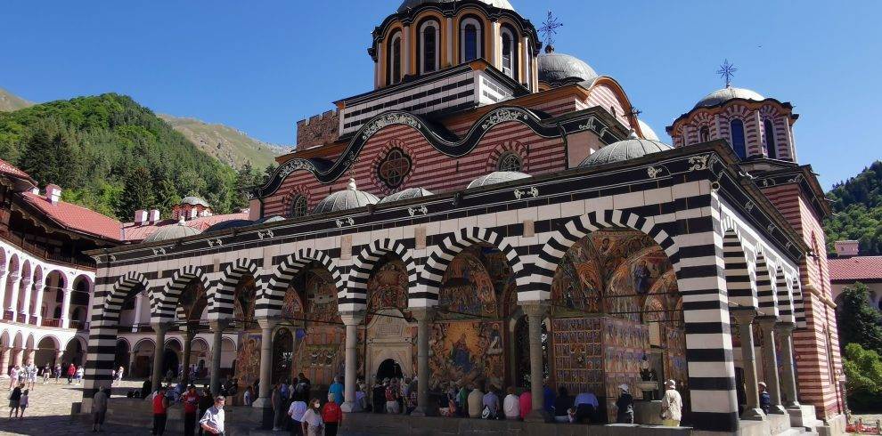 Day Tour to Koprivshtitsa and the Buzludzha Monument - image the-rila-monastery-77-990x490 on https://www.easybulgariatravel.com